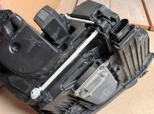 Scheinwerfer Mercedes W213 A2139068708