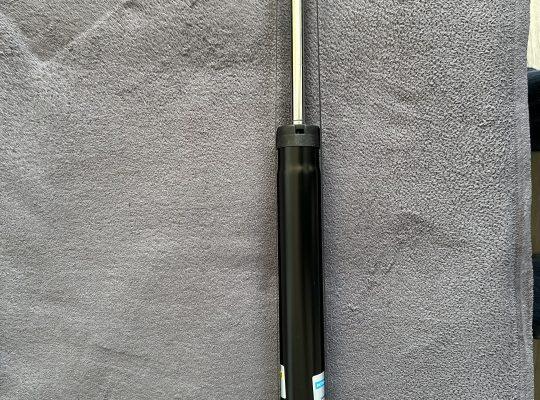 2 neue Stoßdämpfer von Fa.Bilstein (Gasdruck/Hinterachse)